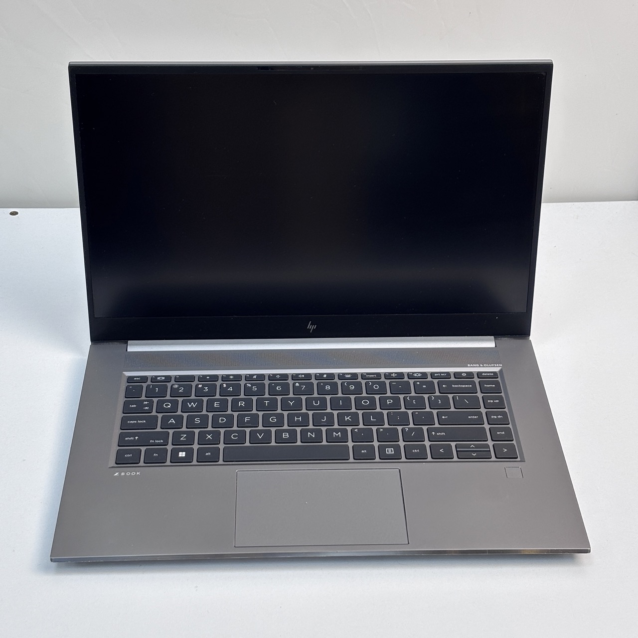 HP ZBook Studio G8 – 11th Gen/ Intel Core i7-11850H / 15.6 inch FND / 512GB SSD / 32GB RAM / 4GB NVIDIA T1200 Graphics / Windows 11 / English  Keyboard / Grey