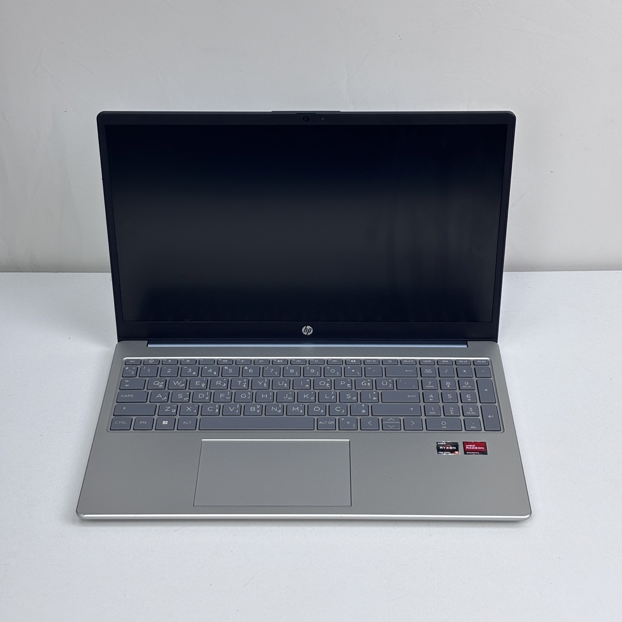 HP Laptop 15 – AMD Ryzen 5 7000/256GB SSD / 16GB RAM/512MB AMD Radeon 610M Graphics