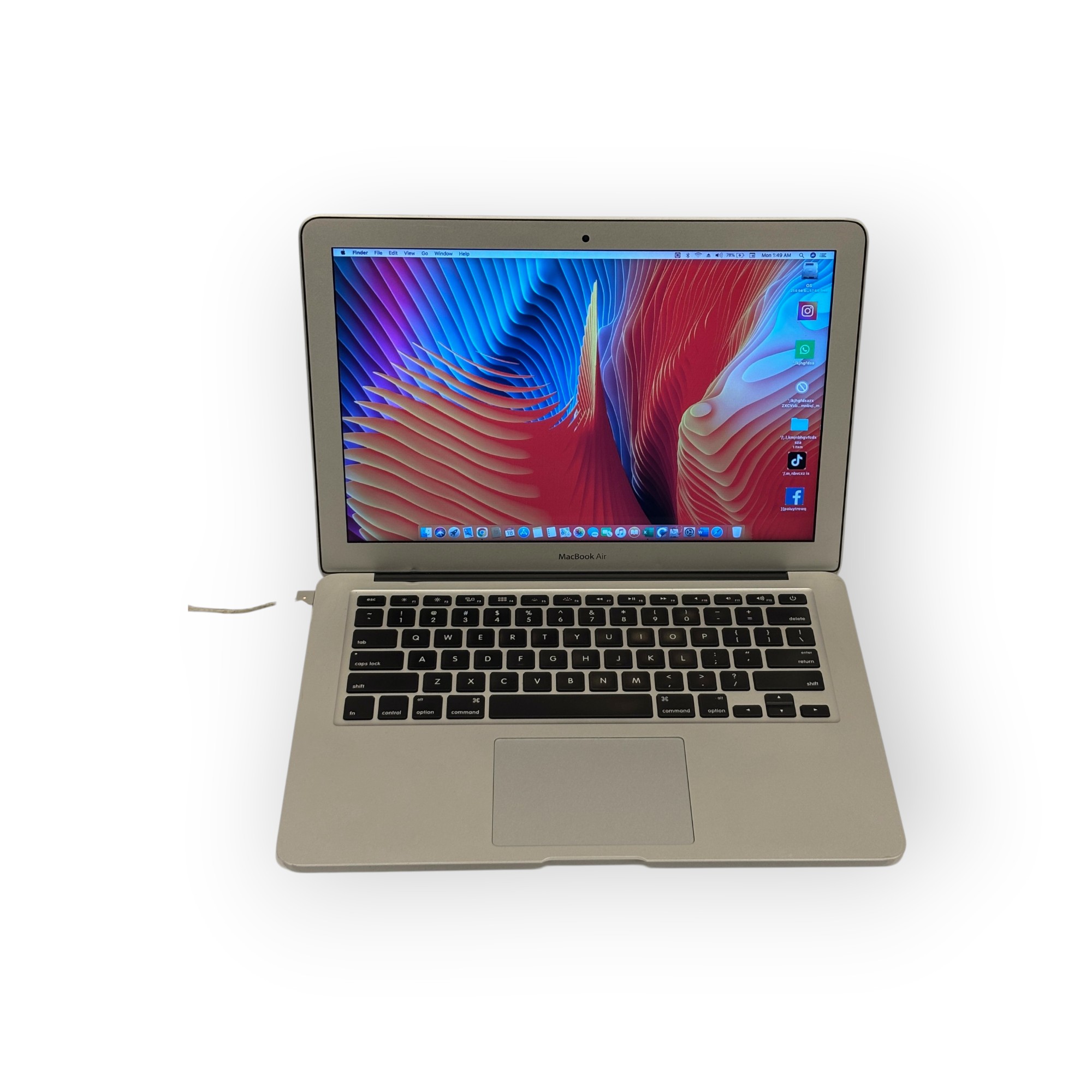 Apple MacBook Air– 2017/ Intel Core i5/ 13 inch/ 256GB SSD/ 8GB RAM/ Intel HD Graphics